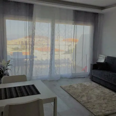 Summer Sunshine In Cristianos Apartment
