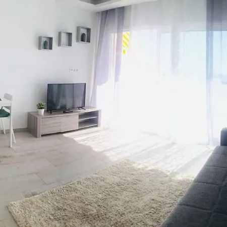 Summer Sunshine In Cristianos Apartment